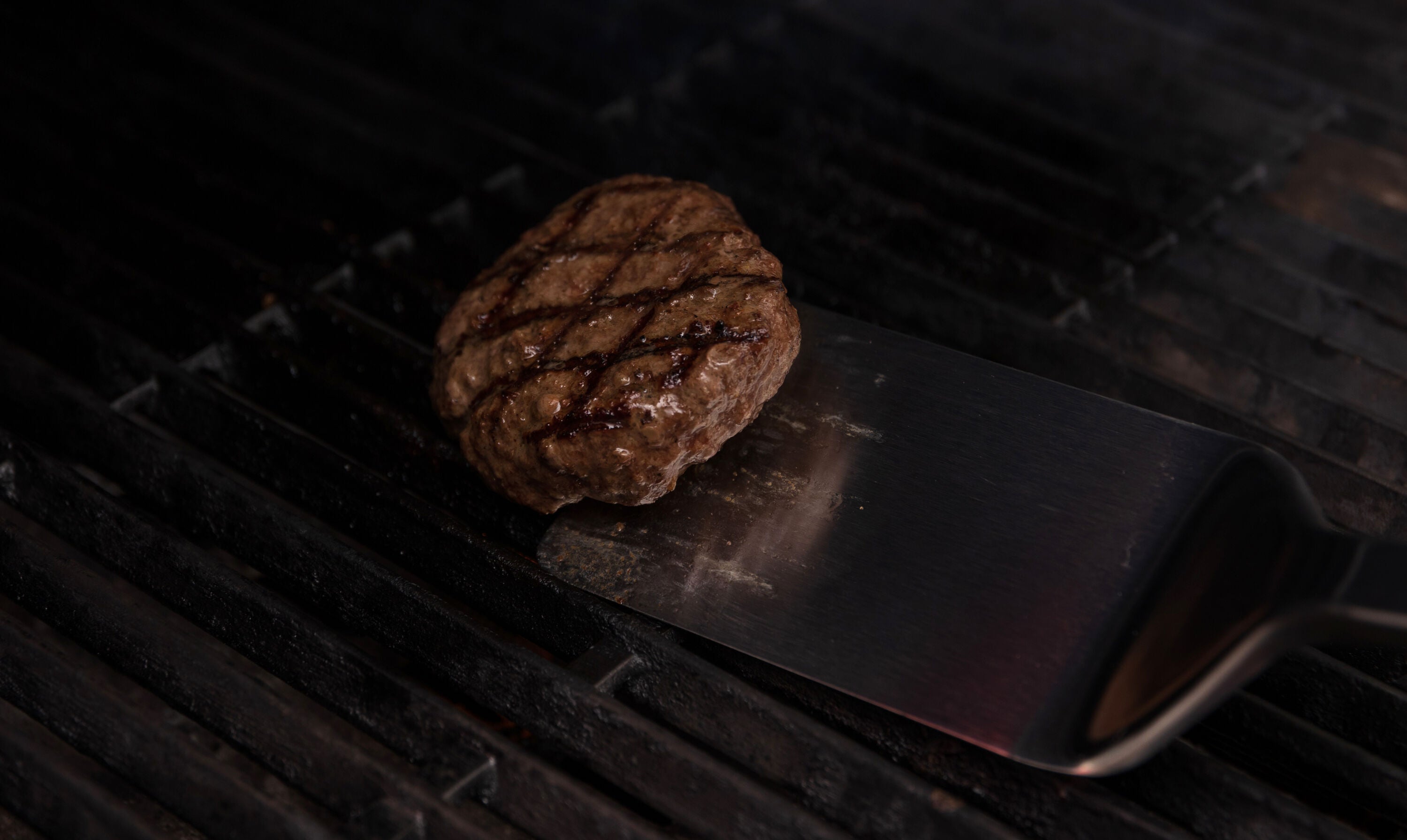 broil-king-baron-turner-spatola-da-barbecue-in-acciaio-inox-con-lama-flessibile image 3