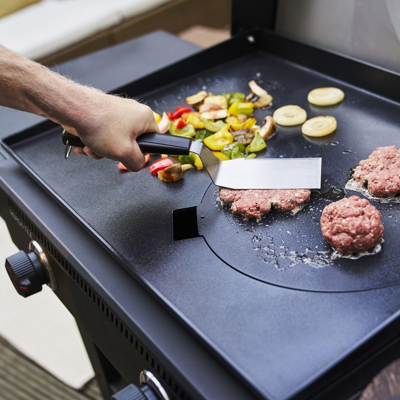 char-broil-versa-tile-griglia-a-gas-plancha-3-in-1-sistema-di-piastrellatura-gri image 5
