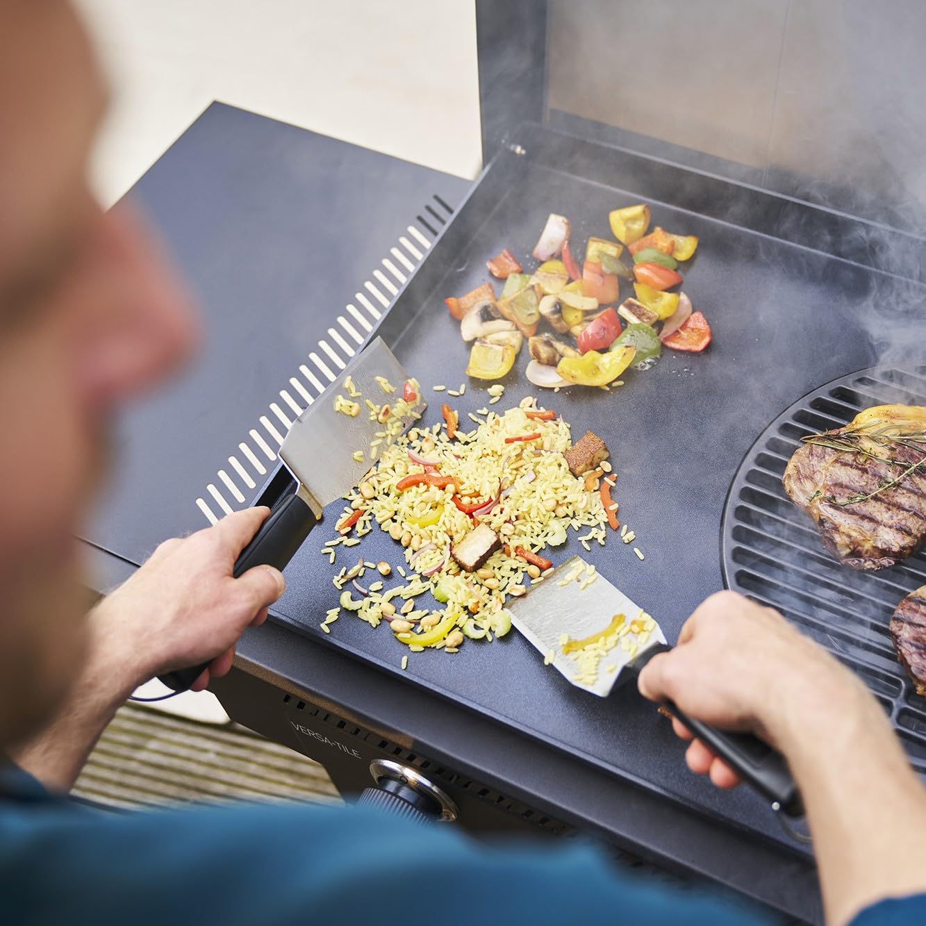 char-broil-versa-tile-griglia-a-gas-plancha-3-in-1-sistema-di-piastrellatura-gri image 7