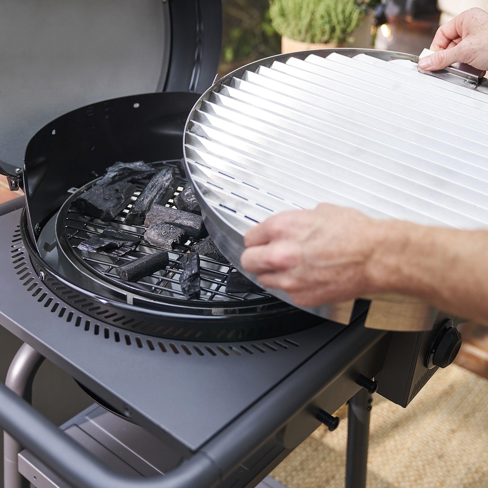 char-broil-patio-bistro-e2coal-barbecue-elettrico-ibrido-con-modalit-carbone-tru image 5
