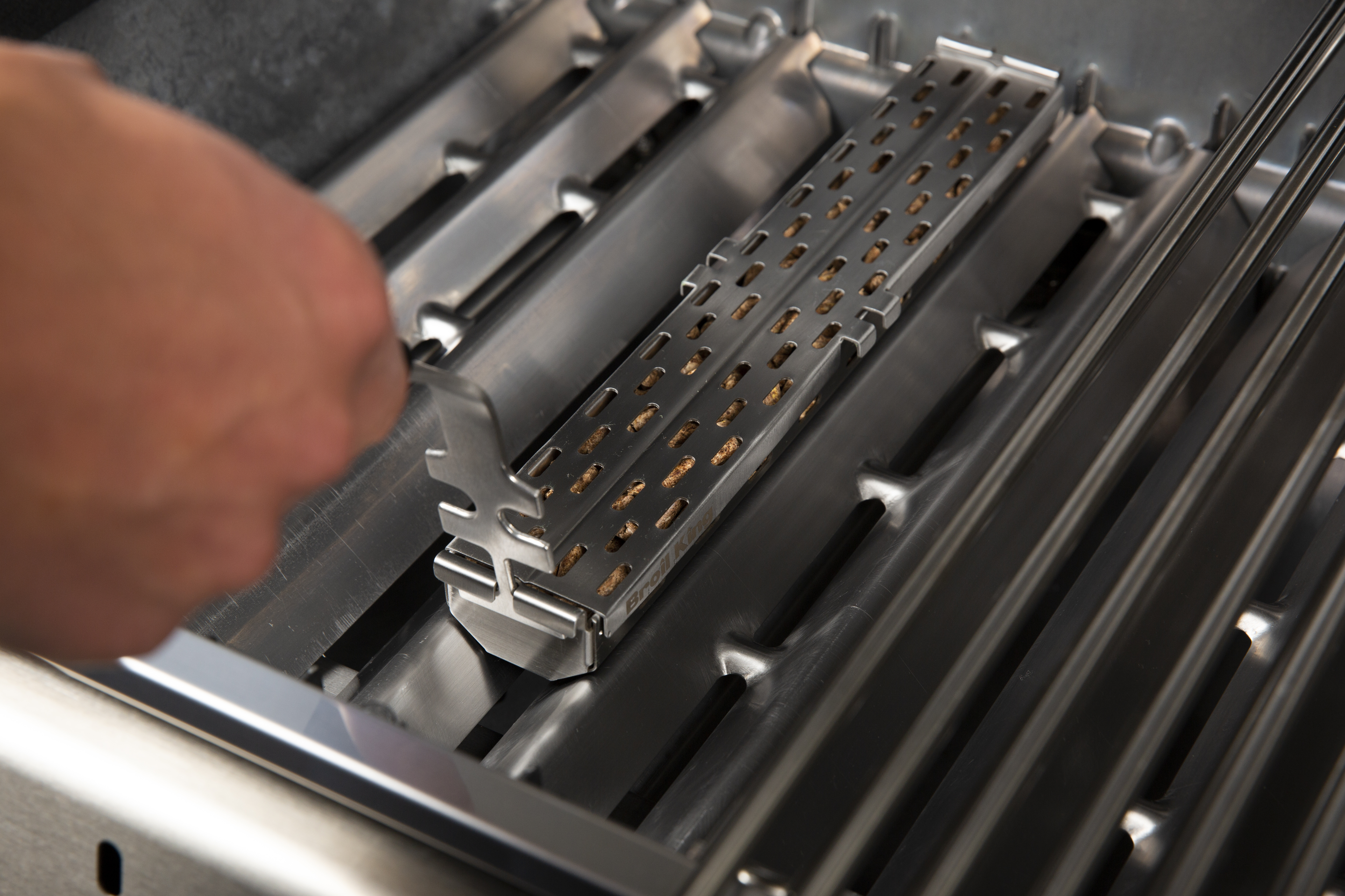 broil-king-stainless-steel-pellet-smoker-box-scatola-affumicatrice-in-acciaio-in image 6