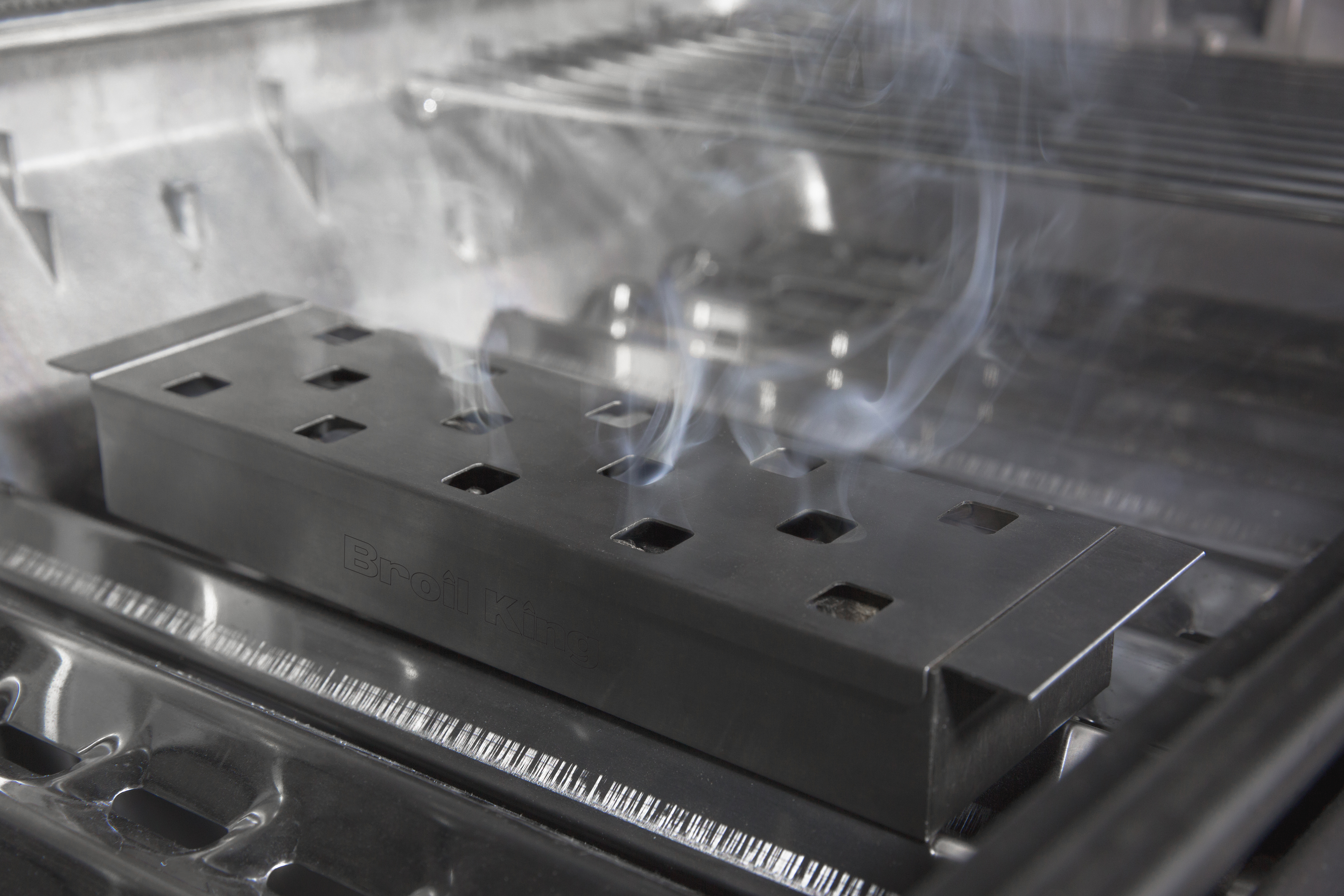 broil-king-stainless-steel-smoker-box-box-affumicatore-in-acciaio-inox-con-cerni image 3