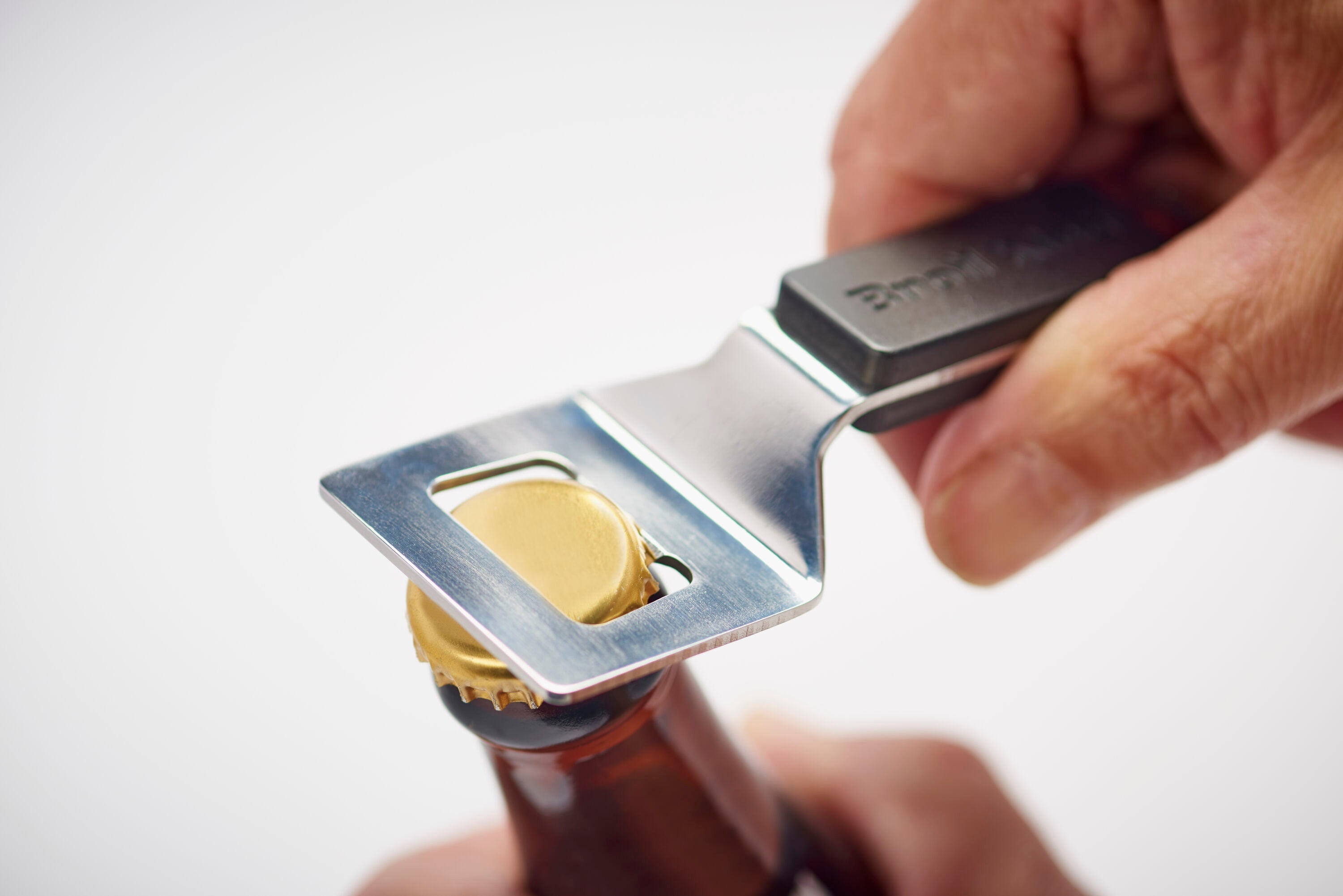 broil-king-bottle-opener-apribottiglie-in-acciaio-inox-stile-spatola-con-manico- image 3
