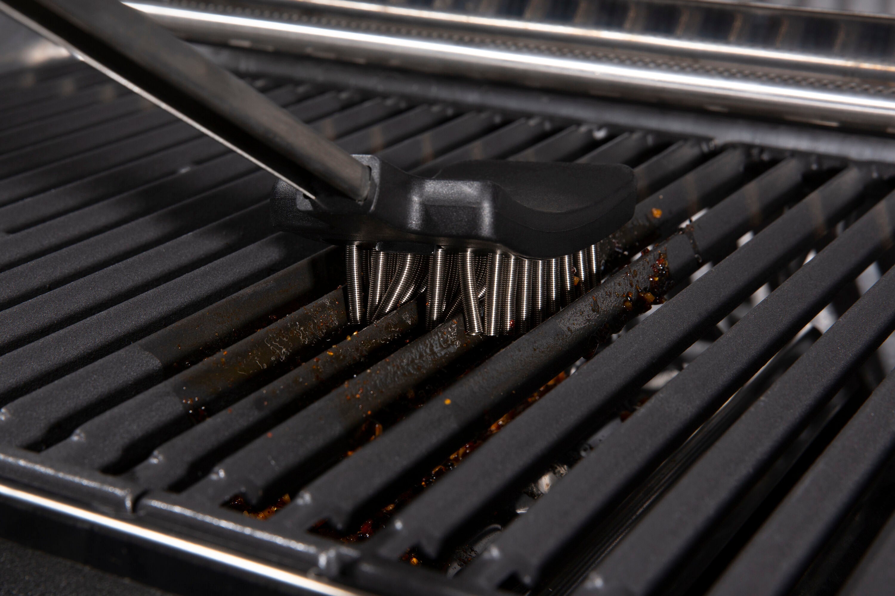broil-king-baron-coil-spring-grill-brush-spazzola-a-molle-in-acciaio-inox-con-2- image 3