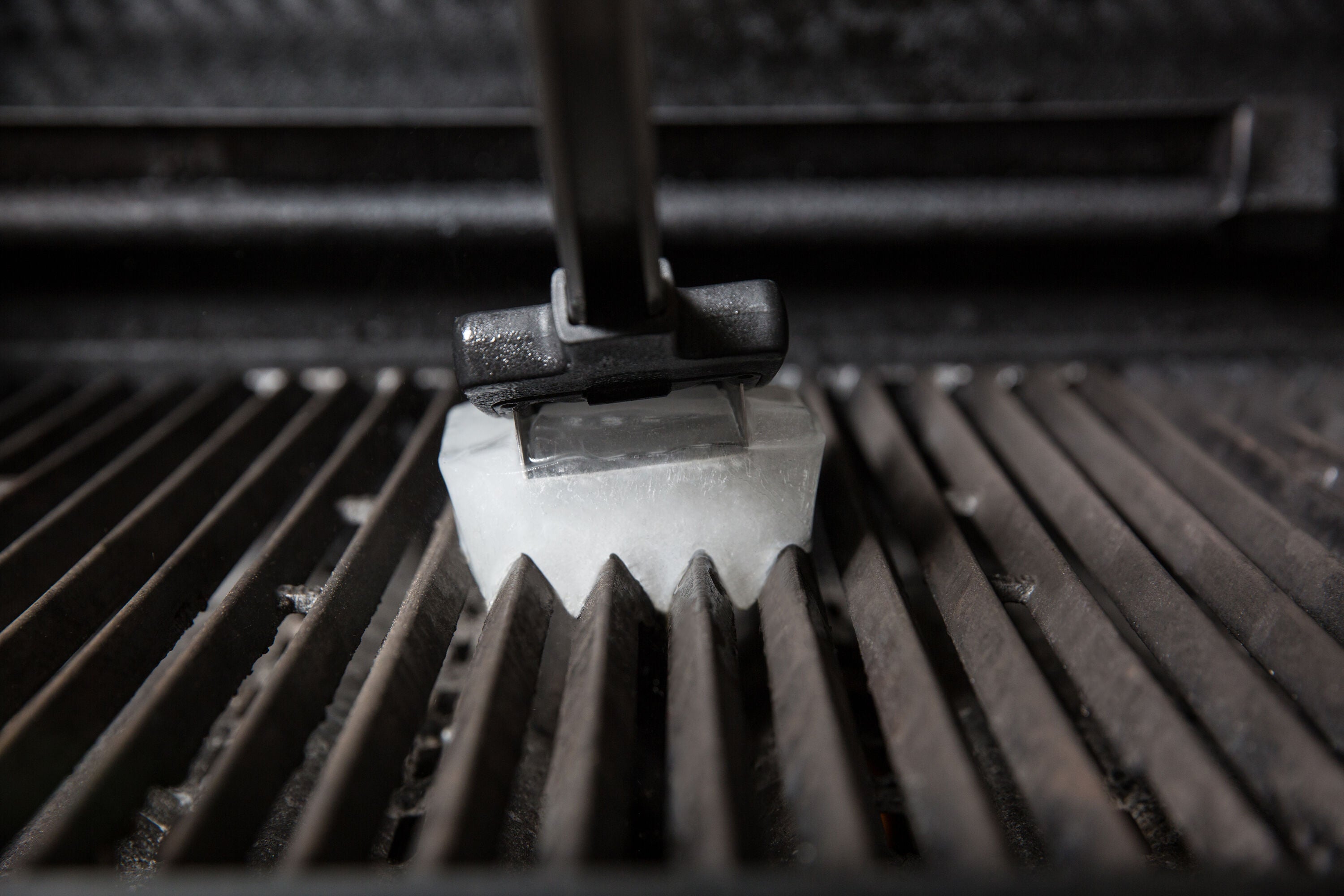 broil-king-ice-grill-brush-spazzola-barbecue-senza-setole-a-vapore-di-ghiaccio-m image 5