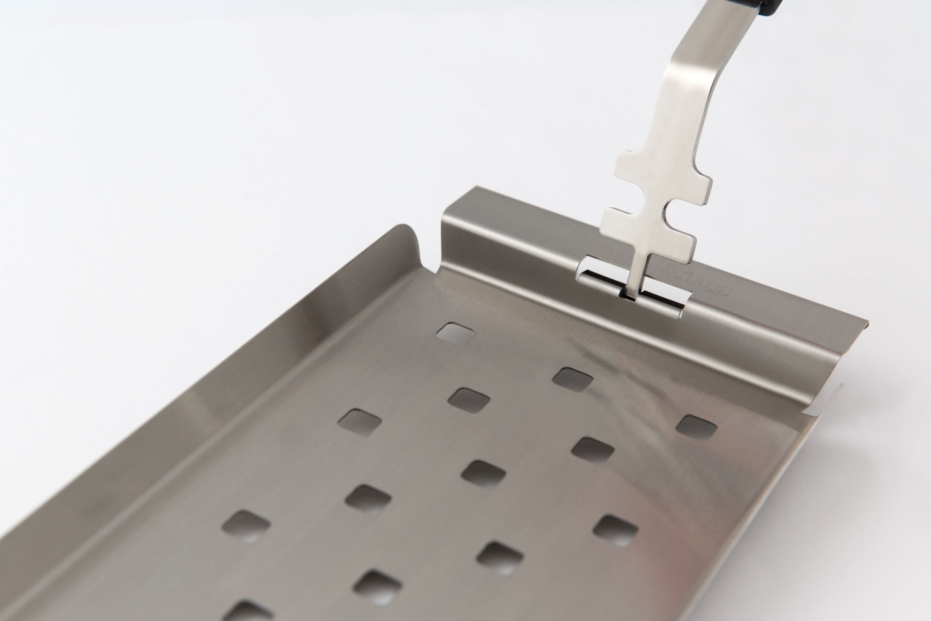 broil-king-grid-lifter-solleva-griglie-universale-per-griglie-in-ghisa-e-acciaio image 5