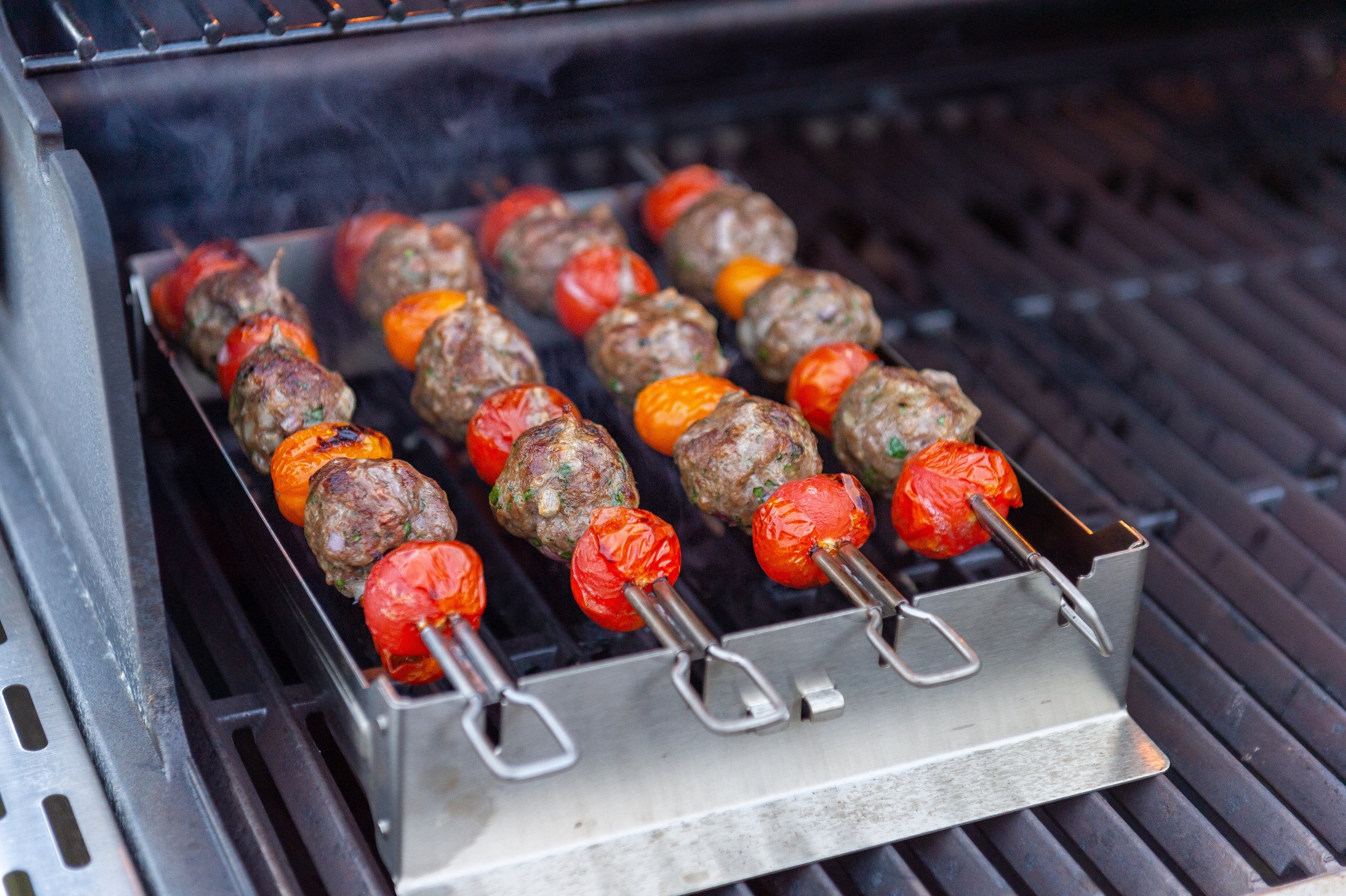 broil-king-narrow-kebab-rack-porta-spiedini-compatto-in-acciaio-inox-con-4-spied image 3