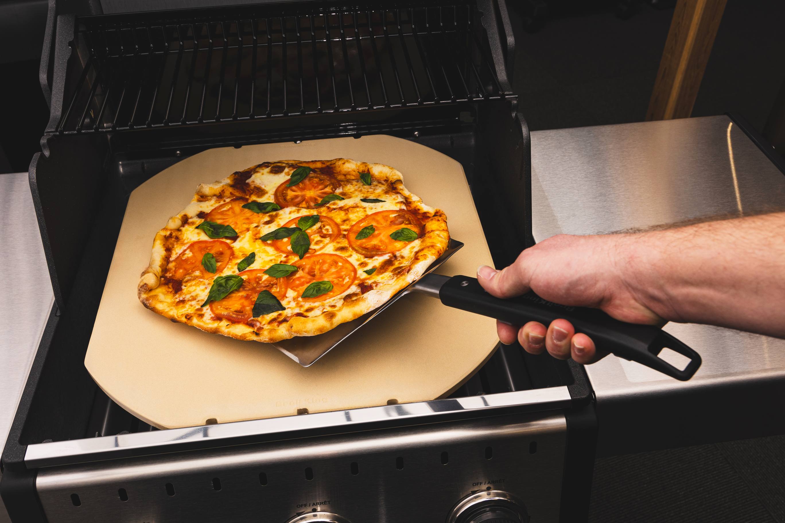 broil-king-baron-crown-keg-pizza-stone-pietra-per-pizza-rettangolare-exact-fit-r image 3