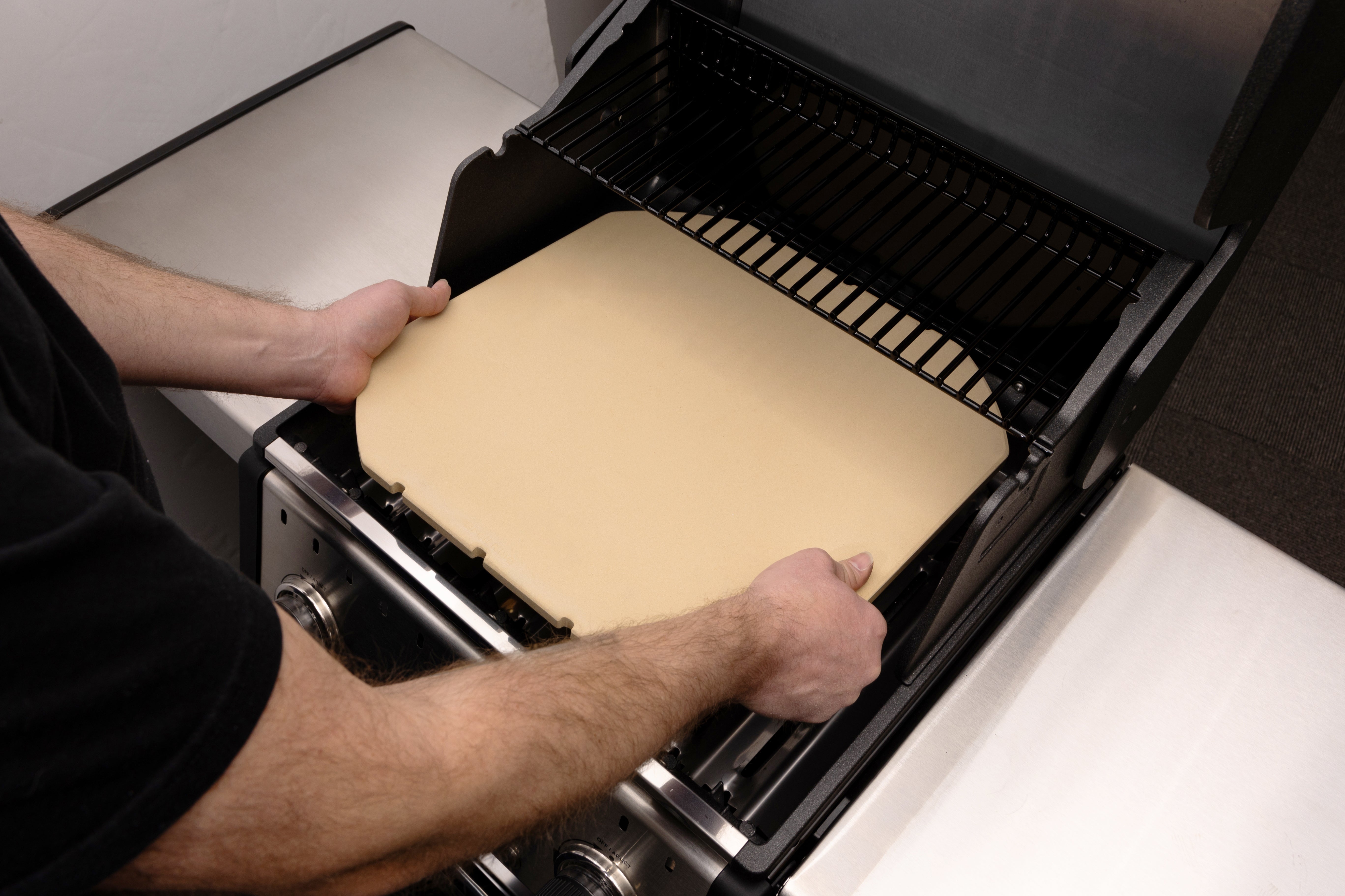 broil-king-baron-crown-keg-pizza-stone-pietra-per-pizza-rettangolare-exact-fit-r image 5